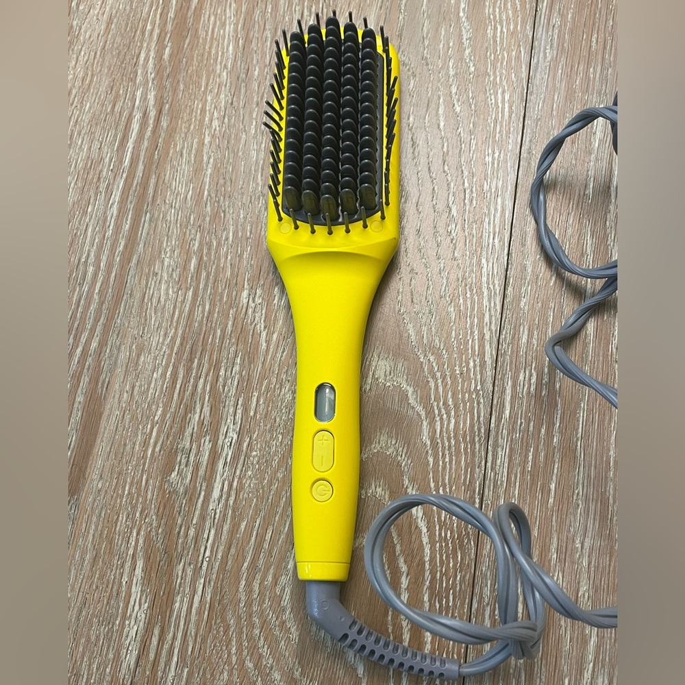 Drybar electric hair straightening tool/brush
